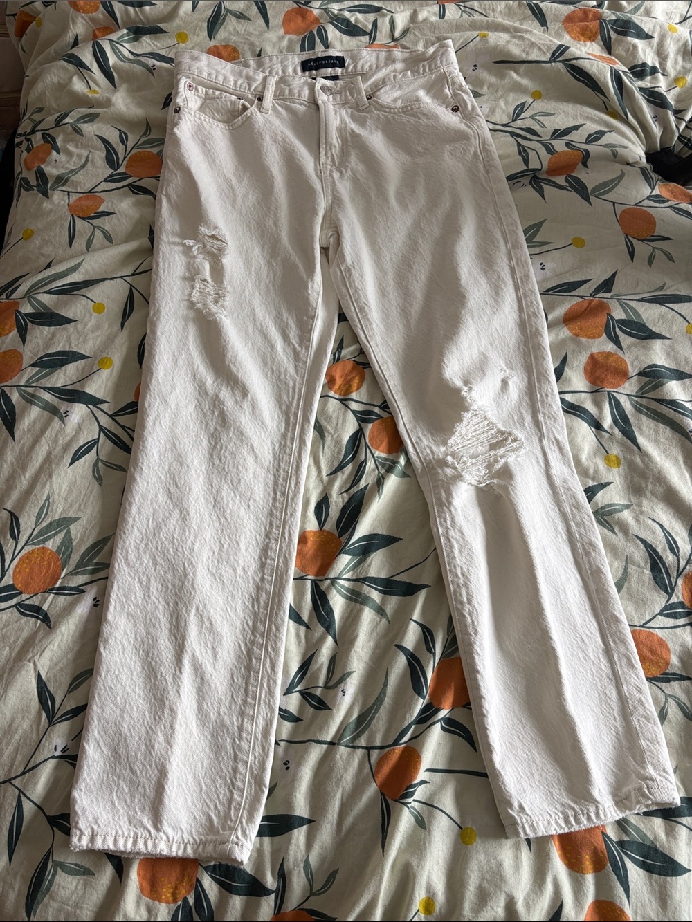 Aeropostale White Straight-Leg Distressed Jeans